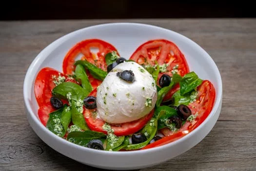 caprese salad fresh mozzarella tomato basil
