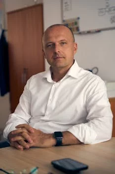 antonio sous chef pizza preparation kitchen